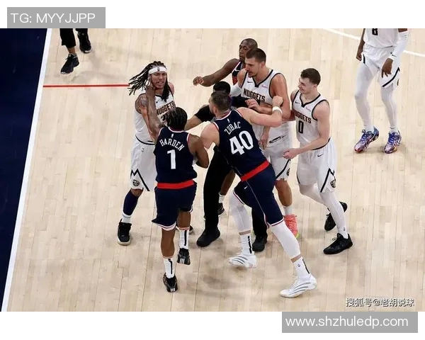 哈登与戈登的对决谁能在NBA赛场上笑到最后揭晓精彩瞬间与战术较量 哈登与戈登的对决谁能在NBA赛场上笑到最后揭晓精彩瞬间与战术较量